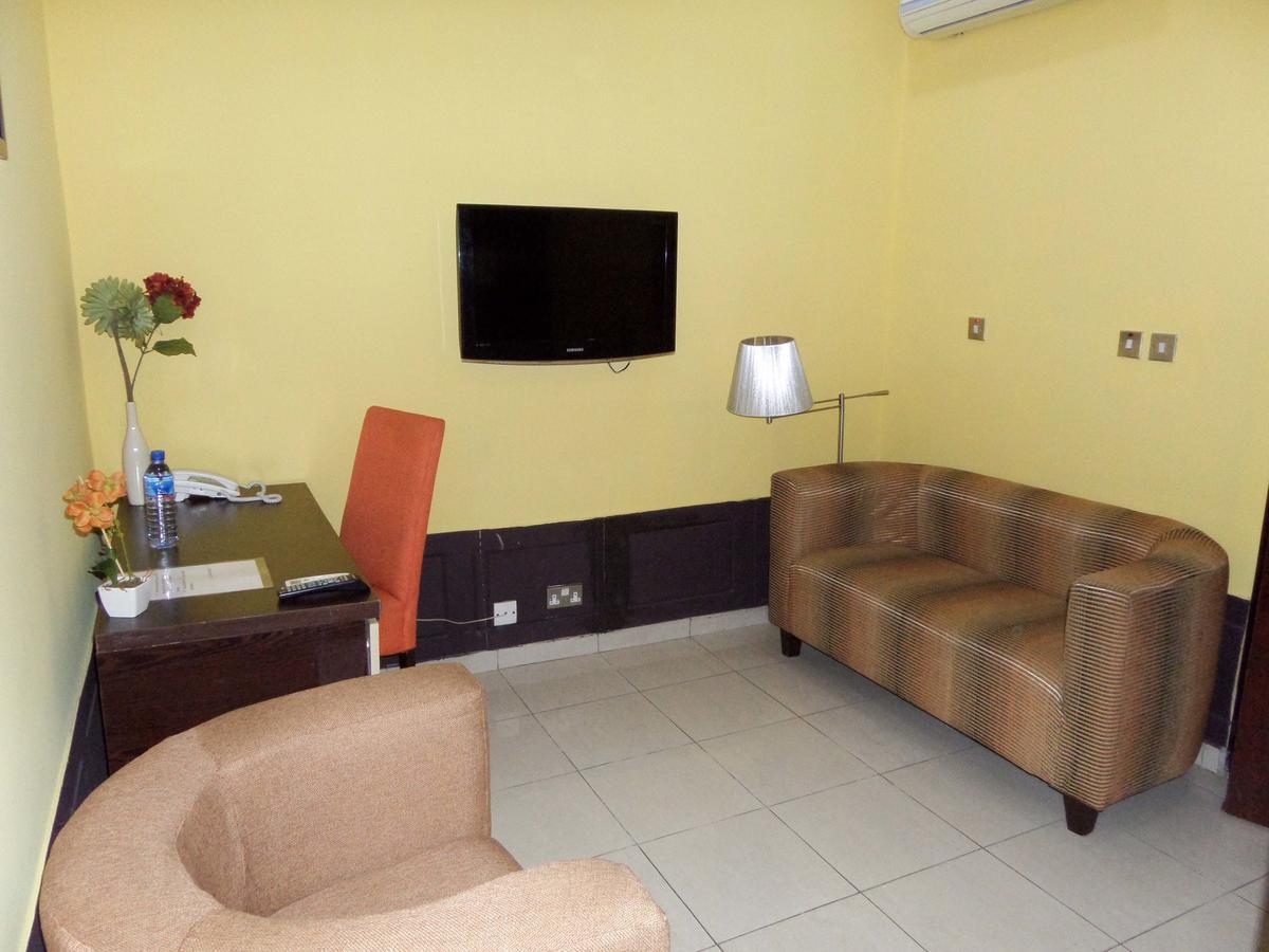Aries Suites Lagos Exteriör bild