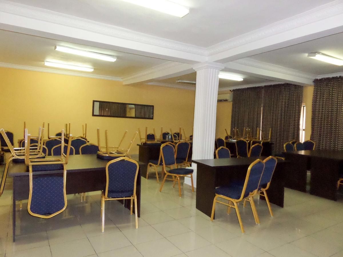 Aries Suites Lagos Exteriör bild