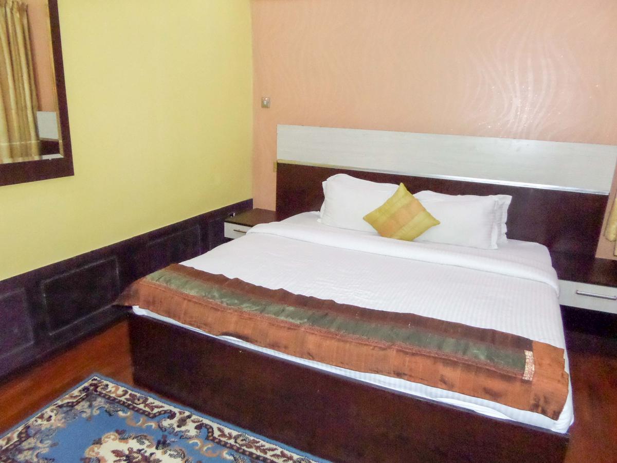 Aries Suites Lagos Exteriör bild