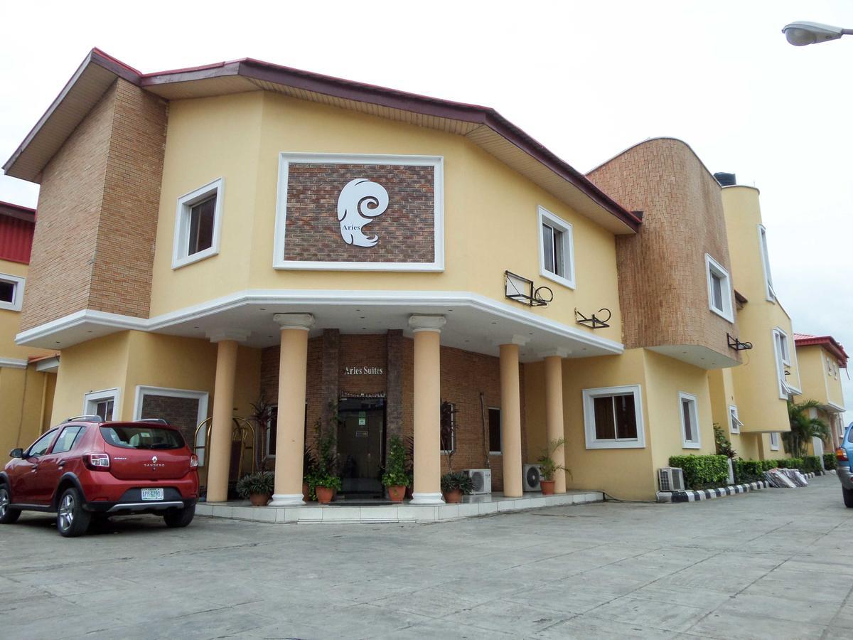 Aries Suites Lagos Exteriör bild