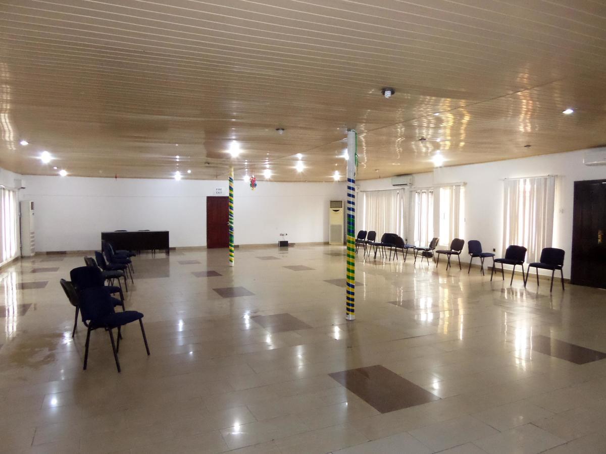Aries Suites Lagos Exteriör bild