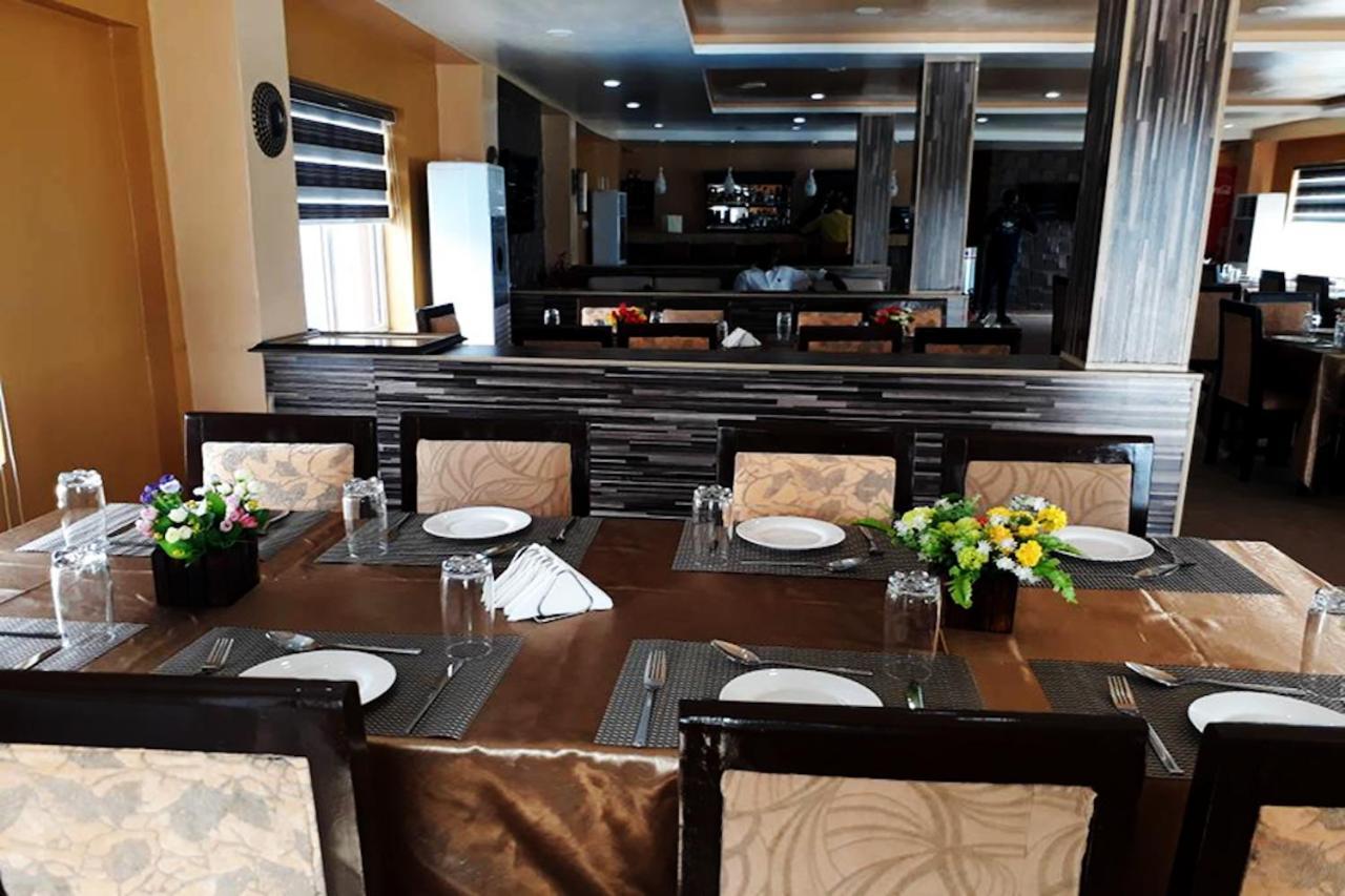 Aries Suites Lagos Exteriör bild